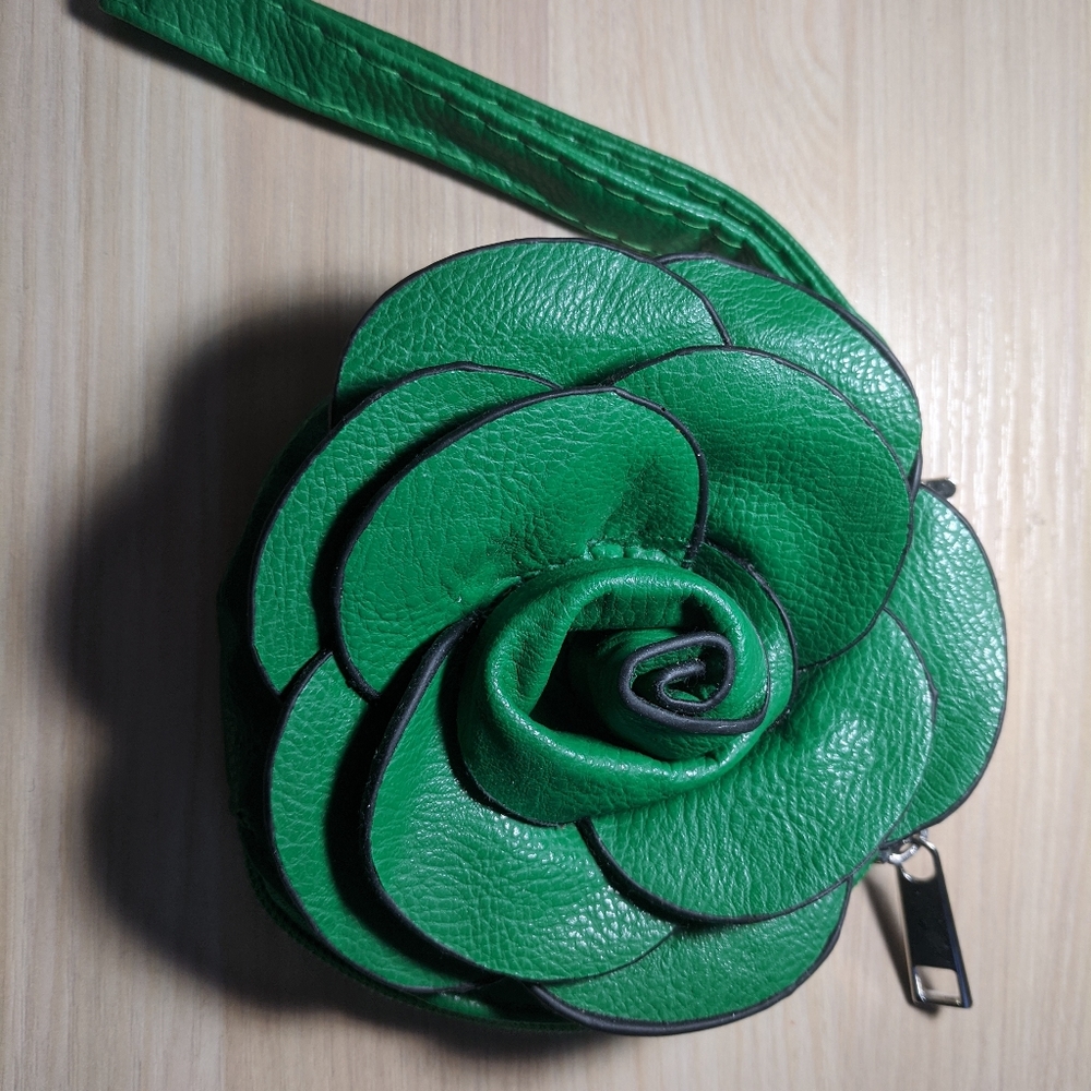 Rose Motif Change Purse/Wristlet